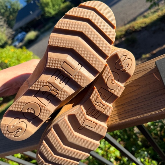 SOREL Joan of Arctic Wedge Buckle Boots Tan Size 12 - Picture 7 of 7